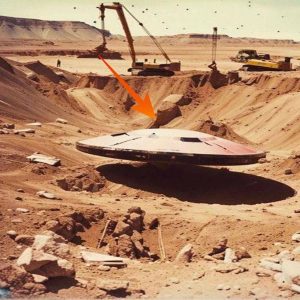 BREAKING NEWS: Shock Discovery: Scientists Accidentally Unearth a 'UFO' Deep Beneath the Egyptian Desert.