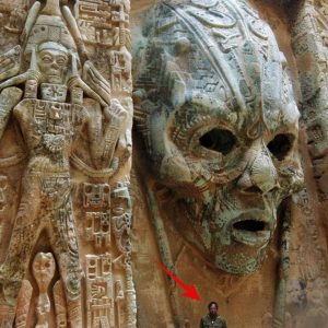 Espectaculares evidencias de objetos extraterrestres desenterrados del desierto de Egipto